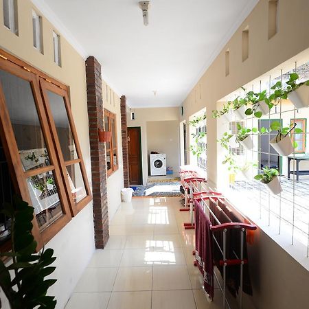 Ndalem Eyang Dwijo Hotel Yogyakarta Exterior photo